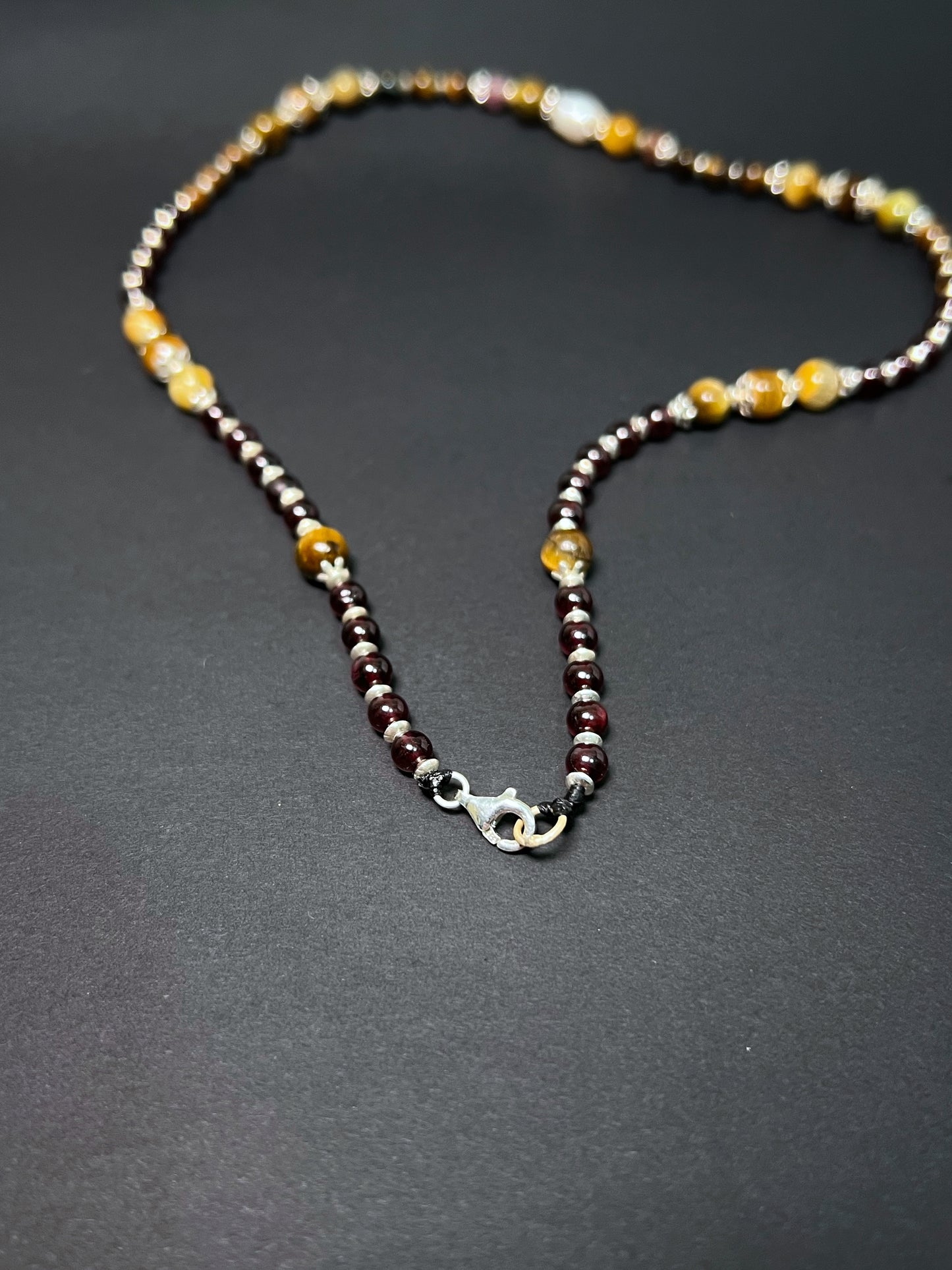 Garnet | Tiger eye | Pearl